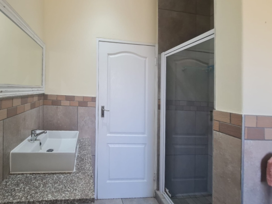 To Let 4 Bedroom Property for Rent in Melodie North West